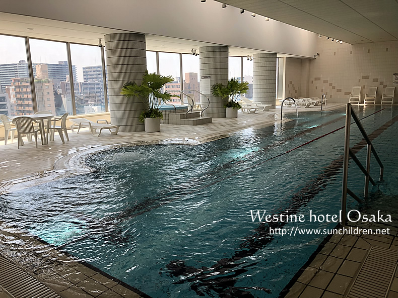 ウェスティン　ホテル大阪　プールで泳ぐ SPGアメリカンエキスプレスメリット