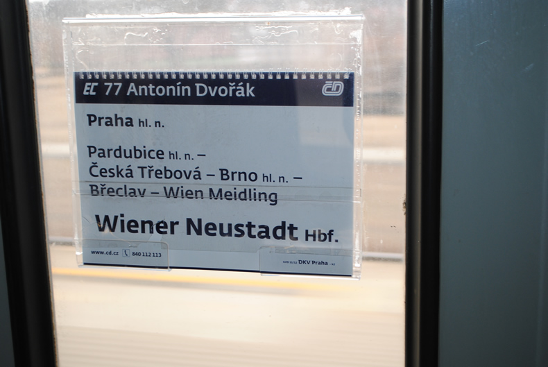 プラハ本駅　チェコ Praha hlavní nádraží オーストリアへ向かう 