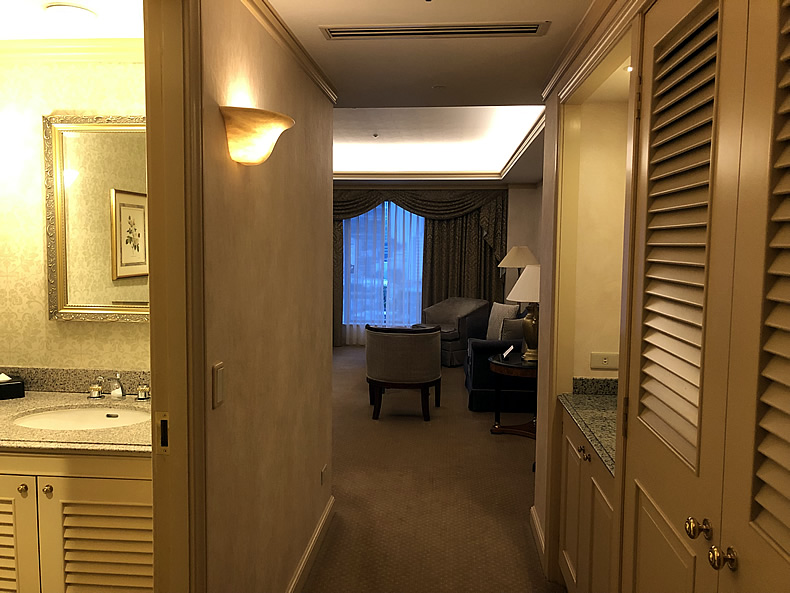 ウエスティンホテル東京　スイートルームの部屋の入り口