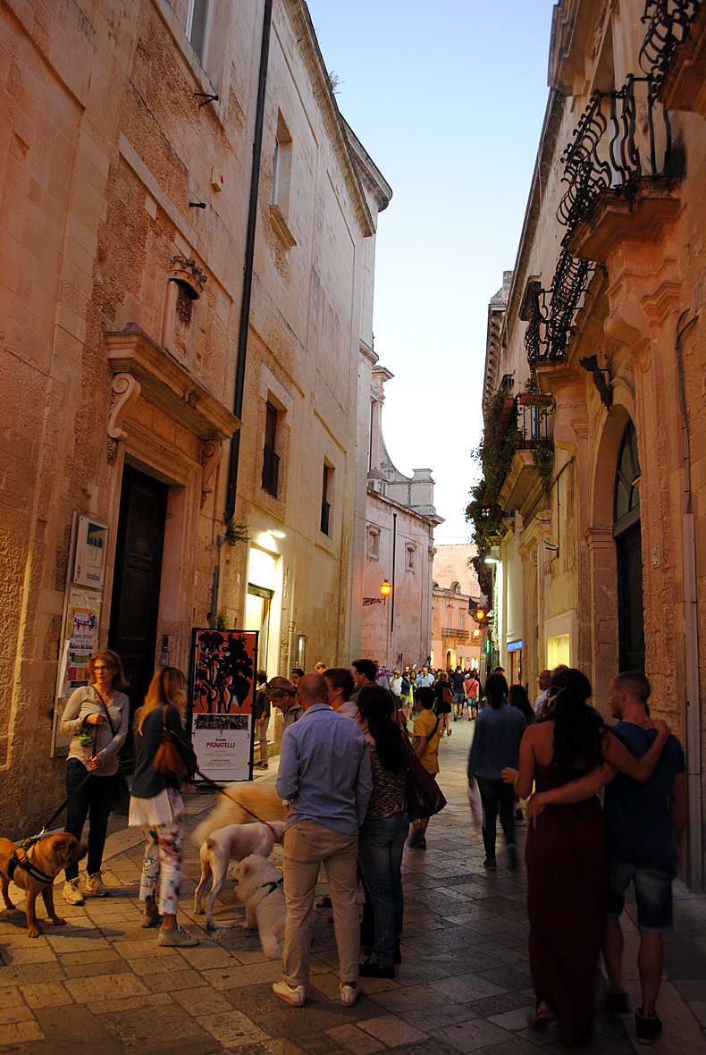 レッチェ　で　散歩　walking around Lecce　レッチェで散歩