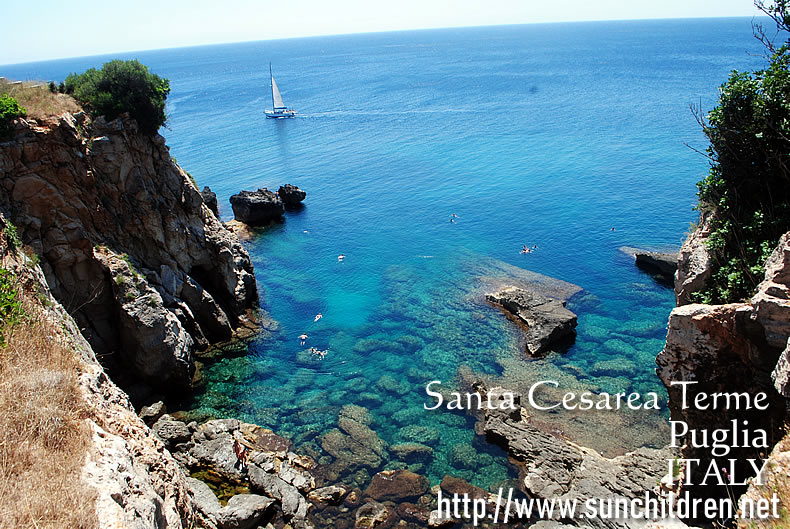 南イタリアのプーリア州旅行の際は訪れたいですね。サンタチェザーレ・テルメ旅行-Santa Cesarea Terme travel アドリア海、地中海を楽しむ