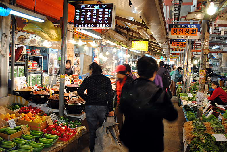 韓国の市場を楽しむ　ソウル　ミョンドン　ドンデムン　明洞　東大門