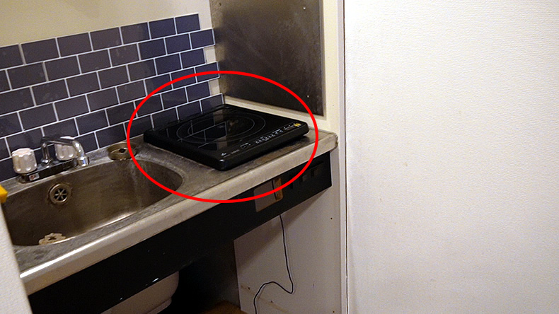 台所　ワンルームの電気コンロをIHクッキングヒーター（アイリスオーヤマのIHコンロ）に交換