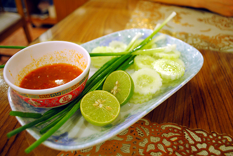 タイ料理の薬味　レモングラス　レモン　パクチー　タイカレー　香草