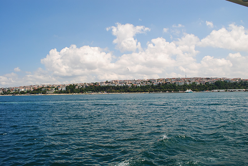 ボスポラス海峡　エミノニュ（Eminönü）　カドキョイ（Kadıköy）フェリー乗り場